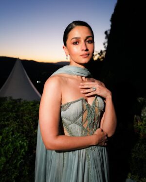 Alia Bhatt Instagram - sunset club 🙇🏻‍♀️
