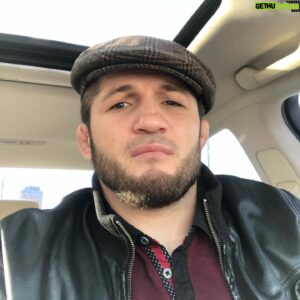 Aliaskhab Khizriev Instagram - Может по темам начать двигаться пока с боями загвоздка)