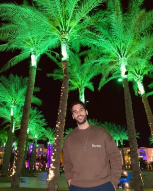 Alican Okumuş Instagram - Ortam çok renkli 🌴🤘🏻