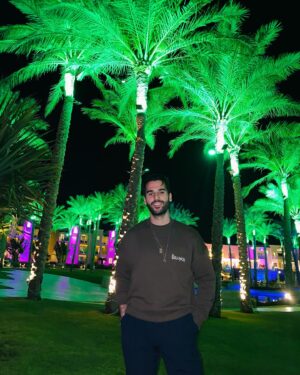 Alican Okumuş Instagram - Ortam çok renkli 🌴🤘🏻