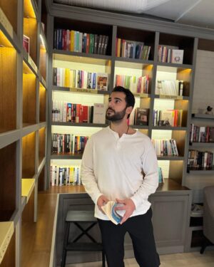 Alican Okumuş Instagram - Bodrum’un en sevdiğim köşesi 📚