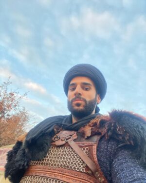 Alican Okumuş Instagram - Enuşirvan ⚔️
Harika bir yolcukluktu… bu aileye dahil olduğum için özel hissettim. İzleyen ve emeği geçen herkese teşekkür ederim 🙏🏻
Alparslan dump 🗡️🛡️
 @alparslanbuyukselcuklu 
@trt1 
@akli.film 
@emrekonuk 
@sedatinci