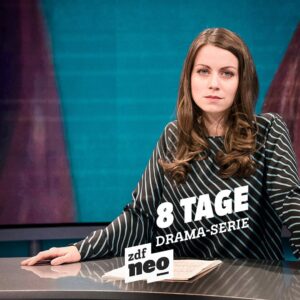 Alice Dwyer Instagram - 8 TAGE 
Heute und morgen ab 22:40 auf @_zdfneo_  und ab morgen (11.7) in der @zdfmediathek. 
Mir wunderbaren Kollegen wie @norawaldstaetten @devidstriesow @christiane_paul_official #fabianhinrichs uvm. Und immer mal wieder tauch ich auch auf😉. 
Regie: @struzow & #michaelkrummenacher. 
Casting: @suse_marquardt. 
Produktion: @neuesuper 
Ein bisschen Weltuntergang...☄️
#8tage #serie #zdfneo #waswürdestdutunwenndunoch8tagezulebenhast #myhappyfaceagain