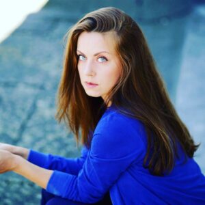Alice Dwyer Instagram - 🌀
.
.
.
.
.
.
Habt noch eine schöne Woche!
#hello #wednesday #lookingatyou #mittwoch #weekalmostover #weekendiscoming #closer #trueblue #eyesblue #allblue #💙