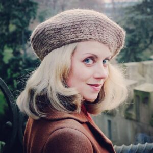 Alice Dwyer Instagram - Danke fürs Einschalten! 
Danke für die vielen Kommentare! 
Es freut mich das „Die Unsichtbaren“ euch bewegt hat. 
Wer’s verpasst hat - ab jetzt in der @ardmediathek 
Auf mehr Menschlichkeit! ✨
#dieunsichtbaren #wirwollenleben #gegendasvergessen #fürdasmiteinander #mehrmitmenschlichkeit #lovenothate #movie #blonde #letsbekindtoeachother