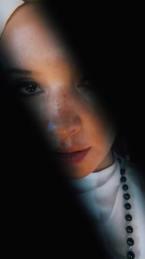 Alice Greczyn Instagram - Doing something unholy. 🙏🏼 #HappyEaster.

Did you see #Immaculate? 😳

#fatherforgiveme #unholy #nun #sinner #atheist #exvangelical #irreverent #exchristian #pleaseunfollowme