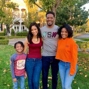 Alicia James Instagram - Thankful beyond measure this year 
•
•
•
•
•
•
•
#latepost #happyholidays #thankful