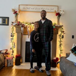 Alicia James Instagram - Home for the holidays 🎄🎁
