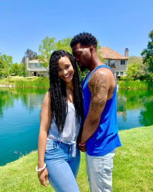 Alicia James Instagram - Happy Father’s Day to the best dad my kids could ever have! Thank you hubby for putting God first above all which keeps our house in order. Because of this, he’s a great example to our kids as he reflects the light of God in everything he does. And as you can see he enjoyed taking pics for his holiday, he coordinated his outfit and everything 😜😆💖 #fathersday2020 #quarantined #photoshoot #thejamescrew #lovemyman #black #father