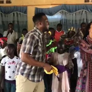 Alicia James Instagram - Thankful to use my voice to inspire even though they inspire me ✨#tbt #usingmyvoicetoinspireothers #kenya 🇰🇪
.
I miss them all so much 😭