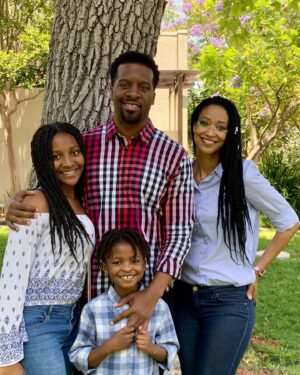 Alicia James Instagram - One day is not enough to honor how special of a person and father you truly are so you get a whole weekend. Happy birthday and Father’s Day to my one and only 💖✨💖#myhusband #happybirthday #happyfathersday
#loveyou #mcm