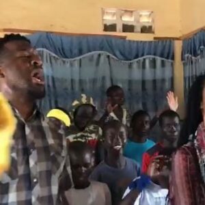 Alicia James Instagram - Thankful to use my voice to inspire even though they inspire me ✨#tbt #usingmyvoicetoinspireothers #kenya 🇰🇪
.
I miss them all so much 😭