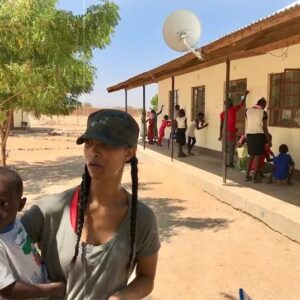 Alicia James Instagram - Sometimes just being there is more than just writing a check ✨🇰🇪✨ #love #mynonprofit #newhopechildren #perspective