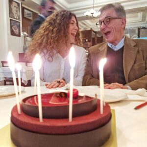 Alicia Kapudağ Instagram - Bize her gün ❤ #happybirthday 🥂