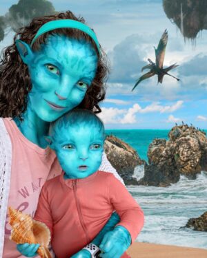 Alicia Vela-Bailey Instagram - Alicia Vela-Bailey ~ troupe/cast
🌀 continuing the Cast & Crew series with a familiar face that you might know as Ikeyni (last slide). If anyone
knows anything about living beachy, it's Alicia and her daughter Kaia. So instead of being Tayrangi, this time it's Metkayina 🏝🌊☀️