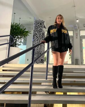 Alicia Zubikowski Instagram - It’s never too late to take the experiences and lessons learned in life and turn them into something new…Always time to Pivot 🎬 

Subscribe to that good energy💫

#pivot #podcast #accept #adjust #moveforward #miaminights