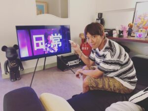 Alien Huang Instagram - 耶～工作室有電視了
🔥🔥🔥🔥🔥🔥🔥
The Frame 美學電視
#SAMSUNG
#QLED4K
#TheFrame
#美學電視