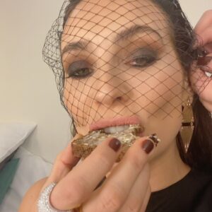 Aliette Opheim Instagram - Thank you so much for creating this dramatic look. @sarasadeghi 🖤 
You are an amazing artist @idalanto_couture thanks for designing and shaping this dress for me. Tusen tusen tack och massa kärlek 🙏🏽✨ Thank you @guldbaggen for last night’s gala and congratulations to all the nominated and all the winners. Blessings! 

Dress: @idalanto_couture 
Styling: @sarasadeghi 
Hair and make: @myemilsson 
Rings: @stohnatelier and @susan_szatmary 
Earrings: @frisalvjewellery 
Shoes: @atpatelier 

#guldbaggen ⭐️