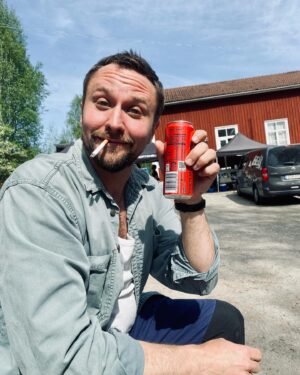 Aliette Opheim Instagram - It’s done ❤️ #knutby season 2
Tack för allt. Älskar er allihop. ✂️🎞️🎼 @thereseelfstrom @agnesparkrud @johannesahlund @petraahlin @patrikgyllstrom @kapetanovich @gangsters_post @musicsupercircus @andreastengblad @mackesupercircus @breelfilms Magnus Lagerqvist