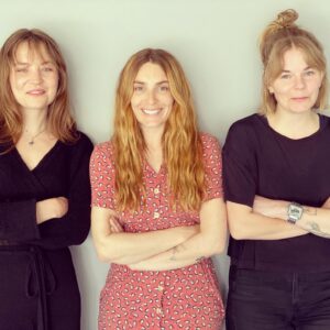 Aliette Opheim Instagram - Kl 13 i @sverigesradiop1 kommer mitt sommarprat! Eller i appen när du vill. Hoppas ni vill lyssna! 

Producent: @hannafrelin Tack för din otroligt skarpa blick och att du hållt mig genom hela processen. Det hade aldrig aldrig ALDRIG gått utan dig! TACK!! ❤️ 

Tekniker: @grislisa Du är otrolig! Tack!! ❤️

Redaktör: @erikastrandberglund Tusen tack för stödet, din viktiga feedback och för att du så vasst visste att jag och Hanna skulle skapa detta ihop! ❤️ 

Tack till @sommarip1 och @bibirodoo för förtroendet såklart! ❤️ 

Och tack till @chris.saetre och @laerkeherthoni för feedback, stöd, bollande och inspiration. #sommarip1