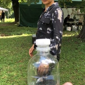 Alin Sumarwata Instagram - He was asking for it.⁣
#fightchoreographer #tomasereminas #airbornecap #volley #bottlecapchallenge #timing #teamwork #bonus #kicktotheface #stunt #waitingforlightingadjustments #strikeback #stuntteam #novin #incivviestho #nobottleswereharmed #season8iscoming ⁣
🤳🏼 @damienbryson