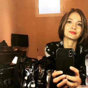 Alin Sumarwata Instagram - #gracienovin gets wiggy widdit one last time in upcoming #strikeback EP @cinemax 🕵🏻‍♀️ so you got any bangin’ name suggestions for this undercover do? ⁣
#saymynamecoltrane ⁣
⁣
💄💇🏻@nagapie ⁣#michelebell 👗👔 #andrewcox