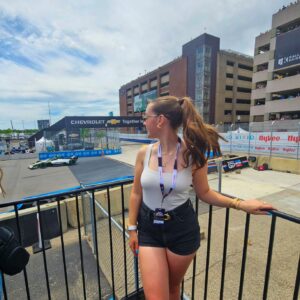 Alina Morse Instagram - Race day 🏁🏁 

Slide 3 ft. the best view of the new course from the platform in pit lane! 🏎🫶

#indy #indycar #indynxt #indynxtdrivers #detroit #detroitgrandprix #grandprix #indyracing #racing #womeninracing #womeninbusiness