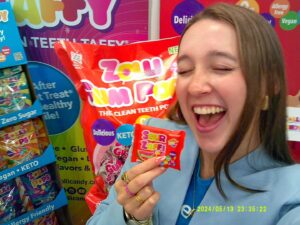 Alina Morse Instagram - If u can't tell, I'm very excited about the Sour Zaffi launch 🍉🫐🍏🍇

I'm also obsessed w my new digi cam 📸

#entrepreneur #newproductalert #newproduct #zollicandy #zollismiles #keepsmiling #shopzolli #sourcandy #sourzaffi #sourzaffitaffy #tradeshowbooth #travelvlog #digitalcamera #digicam