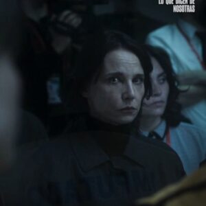Aline Küppenheim Instagram - Sumérgete en el inquietante mundo de "Quizás es cierto lo que dicen de nosotras", el thriller psicológico chileno que explora los oscuros aspectos del fanatismo y la manipulación 😧🎬

Inspirada en los escalofriantes sucesos de la secta de Colliguay, esta película te lleva a seguir la historia de Tamara, una joven madre que busca refugio en casa de su madre tras escapar de una comunidad espiritual que oculta un terrible secreto.

🎭 Con las actuaciones estelares de Aline Kuppenheim, Camila Milenka y Julia Lübbert y la dirección de Sofía Paloma Gómez y Camilo Becerra 🎬

 ¡No te pierdas esta experiencia cinematográfica única, ya disponible en cines y Prime Video! 🎬✨️

➖️➖️

Produce: @storyboardm_, La Jauria, @murillocine, Morocha Films, @bmountfilm
Co-financia: @culturas_cl
Distribuye: @storyboardm_