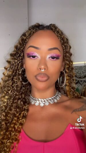 Aline Tofalo Instagram - Essa é minha profissão 💋