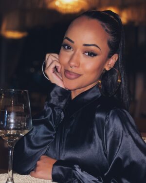 Aline Tofalo Instagram - Visão de um date comigo 🍷
