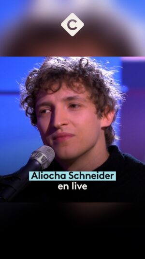 Aliocha Schneider Instagram - 🎵 @aliocha.s interprète le titre “Ensemble” en live sur la scène de #CàVous 🎵