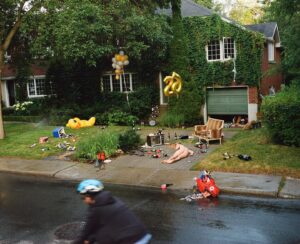 Aliocha Schneider Instagram - Qui vient nous voir le 9 septembre à Montréal?? S’il se reconnaît, je paie la place à ce cycliste 🚴🏼‍♂️🍑
Swipe left pour les infos xx