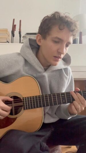 Aliocha Schneider Instagram - J’adore cette chanson de @zahodesagazan ⚡️⚡️⚡️