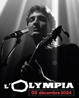 Aliocha Schneider Instagram - Maman je fais L’OLYMPIA !!!
C’est un rêve pour moi depuis que je sais jouer deux accords à la guitare. Pas une fois je suis passé devant l’Olympia sans m’arrêter un instant pour admirer à sa façade les grandes lettres en néons rouges qui annoncent le concert du soir, espérant secrètement qu’un jour elles formeraient mon nom. C’est surréaliste ! Ça se passe le 5 décembre 2024. Ça risque d’être la plus belle soirée de ma vie. Je mets un lien vers la billetterie dans ma bio. Je vous annonce d’autres nouvelles dates très très bientôt. Merci de me faire vivre ça ❤️

crédit photo: @carolinebphoto