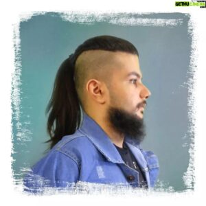 Alireza Emadeddin Instagram - :
به چشمانت هزار سوگند که شب باشد و ماه باشی
«علیرضا عمادالدین»