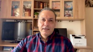 Alireza Ghorbani Instagram - ضمن عرض تبریک سال نو ، توضیح مختصر برای عدم امکان حضور و کنسرت با ارکستر پسیفیک سیمفونی کالیفرنیا در آمریکا.

#خبر
#خبر_درست 
#تحریف 
#تحریف اخبار
#ارکستر_پسیفیک_سیمفونی_کالیفرنیا
#پسیفیک_سمفونی_ارکسترا 
#فرهنگ_فوندیشن 
#کنسرت
#کنسرت_علیرضا_قربانی 
#خواننده_ایرانی
#علیرضاقربانی
#علیرضا_قربانی
#آمریکا
#کانادا
#ویزا
#خبر_فرهنگی 
#خبر_موسیقی