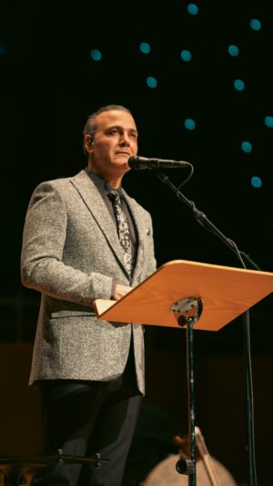 Alireza Ghorbani Instagram - •
با سپاس از هم‌میهنان عزیز در شهر دوسلدورف آلمان
-بخشی از اجرا در سالن زیبای Tonhalle شهر دوسلدورف به تاریخ سه‌شنبه ۲۱ نوامبر ۲۰۲۳ 
.
Grateful thanks to our beloved compatriots in the city of Dusseldorf, Germany.
A portion of the performance at the beautiful Tonhalle venue Dusseldorf-Germany on 
Wednesday, November 21, 2023.
.

@alireza_ghorbani
@hesamnaseri 
@tar_production
@arashpakzad
@zakariayousefi 
@samansamimi.official 
@hooman.mahdavian 
@daraeedara 
@ahang_eshtiagh
@shahreaftabasso
@shayanriyahi
@alirazaviii 
.
#alirezaghorbani
#alireza_ghorbani
#hesamnaseri
#Canadatourconcert
#dusseldorfconcerts