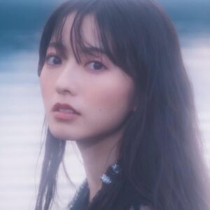 Alisa Takigawa Instagram - 瀧川ありさ 2nd mini album『prism.』2020.11.18 release

【通常盤】全5曲収録
SECL-2634　\1,500＋税
-CD-
M1.メリーゴーランド(先行配信中)
M2.MAGIC
M3.嫌いだ
M4.Tonight
M5.夢

【初回生産限定盤】
SECL-2632〜2633　￥5,000 税
[CD BD]5周年記念！超豪華初回限定スペシャルパッケージ仕様！
・本人撮影のレコーディング風景等収録したVlog特別編や、ジャケット撮影メイキング、これまで5年間の全てのミュージックビデオ全9曲などを収録したBlu-ray Disc付
・オリジナルフォトブック付き