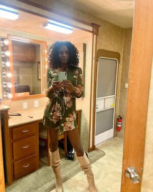Alise Willis Instagram - Today is the DAY! Premier Day!!! 🥳Echoes is out NOW on @netflix. What a beautiful journey it has been. I don’t even have words for what I feel at the moment. Blessed, excited, and thrilled resonates with me heavily, but grateful is the word that clings to my heart the most. God had blessed me to currently star in 2 tv series. Talk about living under Gods grace. I’m over here In complete awe! 

The cast of this show is just phenomenal! True artists whom I had the pleasure to learn from. Thank you to the directors, producers, casting director and everyone involved in the process of me taking on the role of Meg. My heart is exploding with happiness. 

Whoever is out there ready to give up, thinking that your dreams won’t become a reality; this is a message for you. You’re closer than you think! God has a way of working and things will work out in a way you’ll likely least expect it. I know the experience all too well of feeling like it’ll never happen, but that’s when you have to draw closer to God and watch him work💫🙏🏾 all I can say is THANK YOU 
@echoesnetflix @netflix @jtatalent @armadapartners @talentworksagency 

#echoes 
#netflix 
#netflixandchill
#netflixseries 
#echoesnetflix 
#meg 
#actress
#series 
#grateful 
#cantstopwontstop