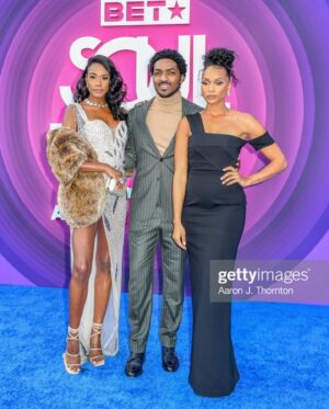 Alise Willis Instagram - The Sooooooul Train Awards is tonight 8/7c. Preshow starts at 7/6c on @bet 🏆🎵💃🏾 @soultrain 
My @ruthlessbetplus family did not come to play! 

.

.

.

#soul #awards #soultrainawards #2022 #culture #blackisbeautiful #ruthless #tylerperry #tylerperrystudios #bet #soultrain #bluecarpet #actress #lasvegas #sincity #series #castmates #drippin #fashion #model