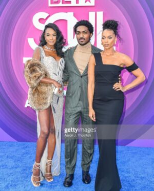 Alise Willis Instagram - The Sooooooul Train Awards is tonight 8/7c. Preshow starts at 7/6c on @bet 🏆🎵💃🏾 @soultrain 
My @ruthlessbetplus family did not come to play! 

.

.

.

#soul #awards #soultrainawards #2022 #culture #blackisbeautiful #ruthless #tylerperry #tylerperrystudios #bet #soultrain #bluecarpet #actress #lasvegas #sincity #series #castmates #drippin #fashion #model