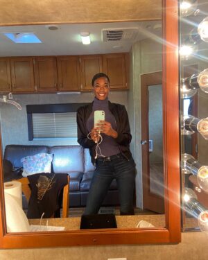 Alise Willis Instagram - Today is the DAY! Premier Day!!! 🥳Echoes is out NOW on @netflix. What a beautiful journey it has been. I don’t even have words for what I feel at the moment. Blessed, excited, and thrilled resonates with me heavily, but grateful is the word that clings to my heart the most. God had blessed me to currently star in 2 tv series. Talk about living under Gods grace. I’m over here In complete awe! 

The cast of this show is just phenomenal! True artists whom I had the pleasure to learn from. Thank you to the directors, producers, casting director and everyone involved in the process of me taking on the role of Meg. My heart is exploding with happiness. 

Whoever is out there ready to give up, thinking that your dreams won’t become a reality; this is a message for you. You’re closer than you think! God has a way of working and things will work out in a way you’ll likely least expect it. I know the experience all too well of feeling like it’ll never happen, but that’s when you have to draw closer to God and watch him work💫🙏🏾 all I can say is THANK YOU 
@echoesnetflix @netflix @jtatalent @armadapartners @talentworksagency 

#echoes 
#netflix 
#netflixandchill
#netflixseries 
#echoesnetflix 
#meg 
#actress
#series 
#grateful 
#cantstopwontstop