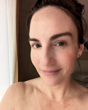 Alison Haislip Instagram - Thank you, Hawaii. For your warmth, for your acai bowls, for your tropical climate which is so good for my skin that I had to take a #nomakeupselfie, for your sushi that looks like a croissant*, for being a place that I could wear bikini bottoms under my clothes because I forgot to pack underwear, and for just being you.

*Another thank you to @danieldaekim for introducing me to @sushi_sasabune over a decade ago. It was even better than I remembered. And I made the very serious sushi chef laugh when I said this looked like a mini croissant. He said no one had ever called it that before. HOW HAD NO ONE CALLED IT THAT BEFORE? LOOK AT IT! IT'S A TINY FISH CROISSANT!

#hawaii #acaibowl #croissantsushi