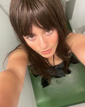 Alison Jaye Horowitz Instagram - 🦌 🦌💚💚💚🐍🐍🦖🥝🟢📗📗🧃🦌🦌🦌