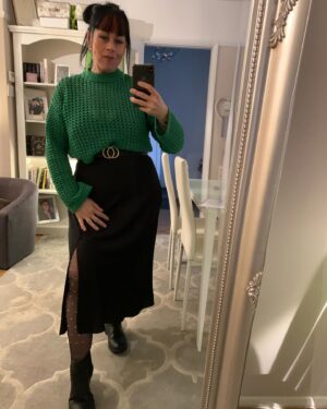 Alison Law Instagram - It’s not hello spring it’s hello curves! They are coming back and I’m knocking on the door of the next dress size up, can’t lie it’s eating me up with anxiety but you can’t deny how good they look 🫦 I’m sorry did someone order a bottle of coke 😂 #plussize #midsize #shesarrived #imsorry #curvy