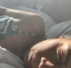 Alison Law Instagram - There’s worse ways to being woken up and the sun on your face is a good one ☀️ i feel grateful today for everything I have and I’m going to make today about giving back 🙏🏼