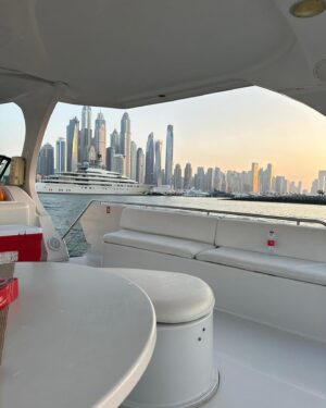 Alison Law Instagram - Making memories 🫶🏼 #dubai  #family  #mylove