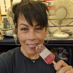 Alison Law Instagram - Always a positive from a negative 🙌🏼 yes it might feel like we're in the burning inferno of hell with this heat but I'm having a little one on one FAB time 🤣 sweeeeeeettt 🍦

#heatwave #office #noairconditioning #ukheatwave #hot #fab #melting #positive #keepgoing #sweating #moist #boobsweat