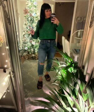 Alison Law Instagram - Shoutout to all my girls who still have their Christmas trees up 😂 what can I say… I’ve been a busy girl and I kinda like it’s nostalgic dewy glow on these cold, dark winter evenings ✨ #christmas #newyear #hanginginthere #fridaynight #instavibes